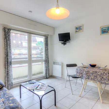 Les Flots Bleus-1 By Interhome